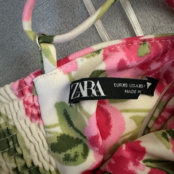 Zara Pink Floral Mini Dress with Green Accents - Picture 3 of 3